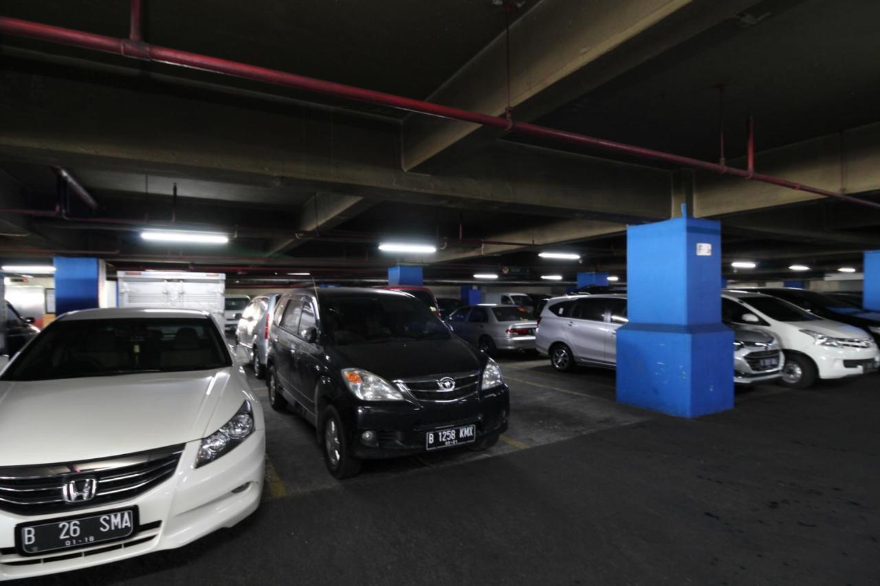 Airy Glodok Pinangsia Raya Jakarta Hotel Exterior photo